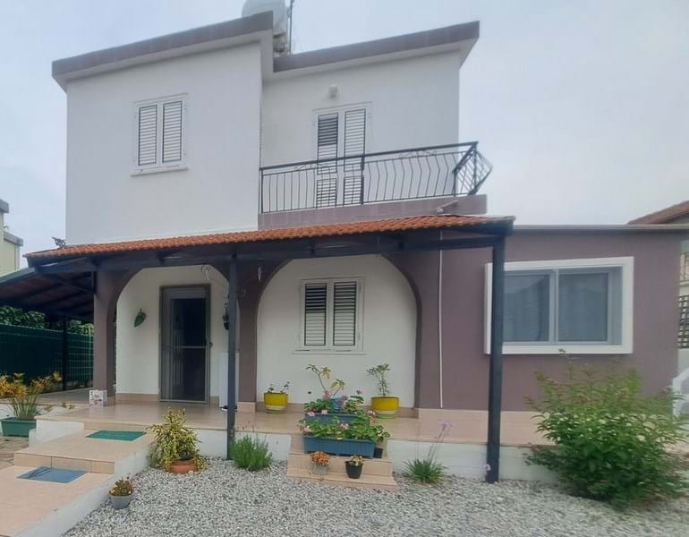 2 bedroom villa + white goods + shutters + Title deed in the owner’s name VAT paid