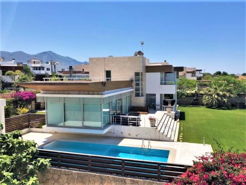 4 bedroom LUXURY – SEA FRONT villa + contemporary design + 10m x 5m swimming pool + furnished + central heating system + air conditioners