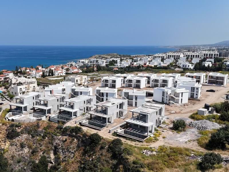 4 bedroom Luxury villas + private swimming pool + within a complex + sea views