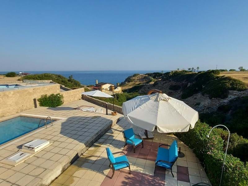 3-bedroom villa + 10m x 5m swimming pool + walking distance to the beach + central heating system
