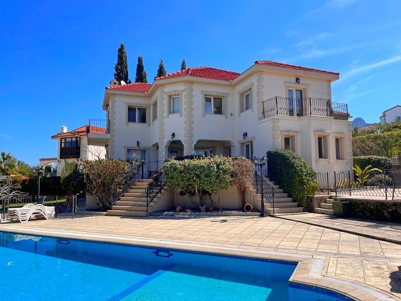 4 bed resale villa + 10m x 5m pool + fully furnished + central heating + Title deed in the owner’s name VAT paid