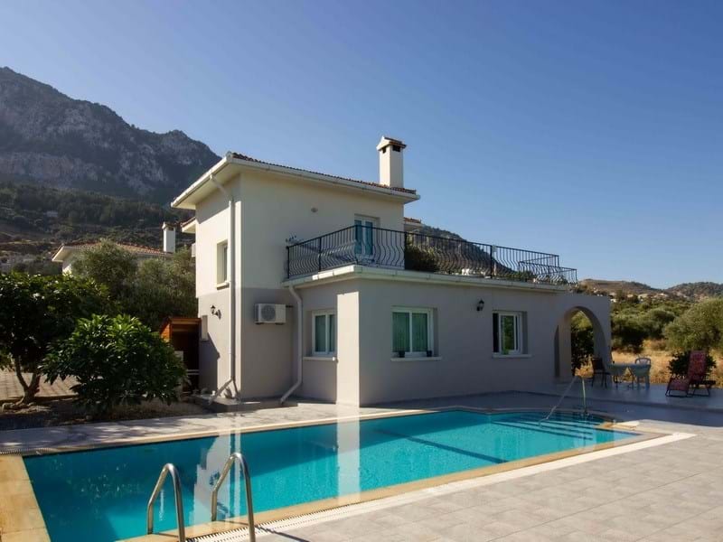 3 bedroom resale villa + 8m x 4m overflow pool + air conditioning + central heating + large roof terrace