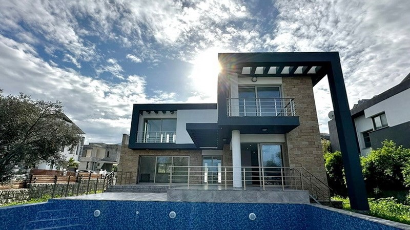 3 Bedroom Luxurious Villa + Sea Views + Mountain Views + Fireplace + Private Pool + Large Garden + Central Heating Infrastructure
