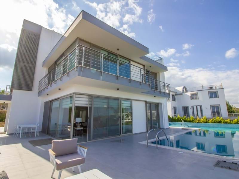 5 – 7 bedroom Luxury villa + 11m x 5m pool + seaside location + fully furnished + elevator + central heating + top specifications Title deed in the owner’s name VAT paid